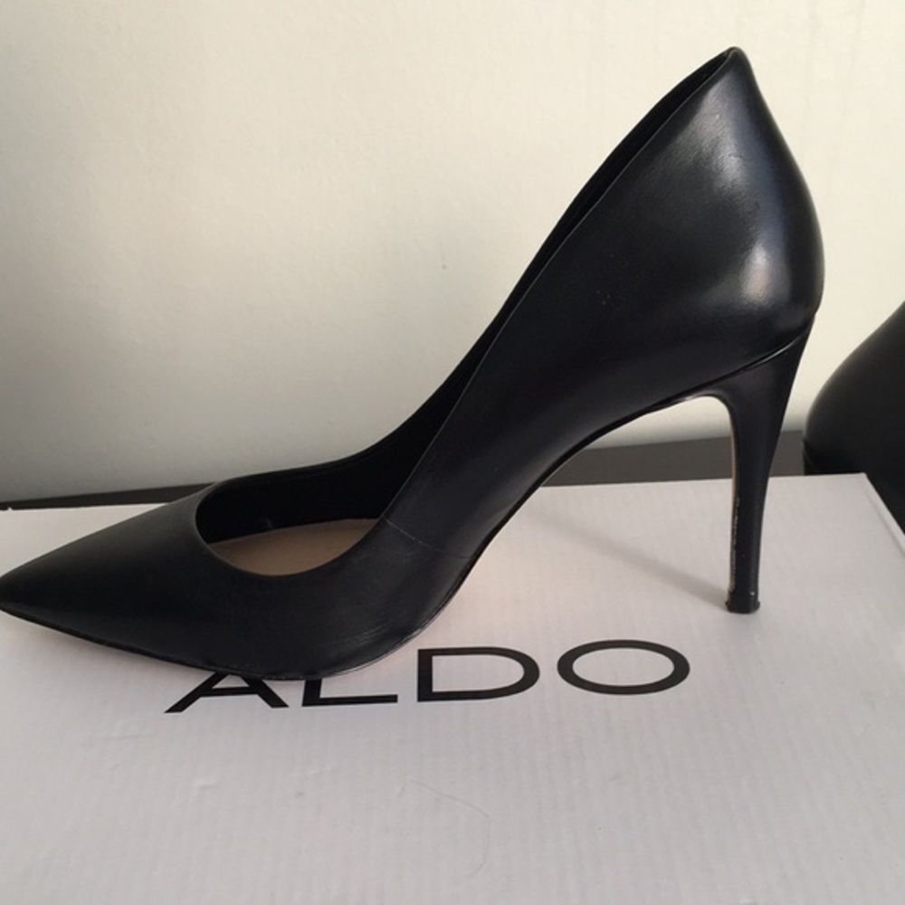 ALDO Uloaviel Pump Size 7 Matte Black